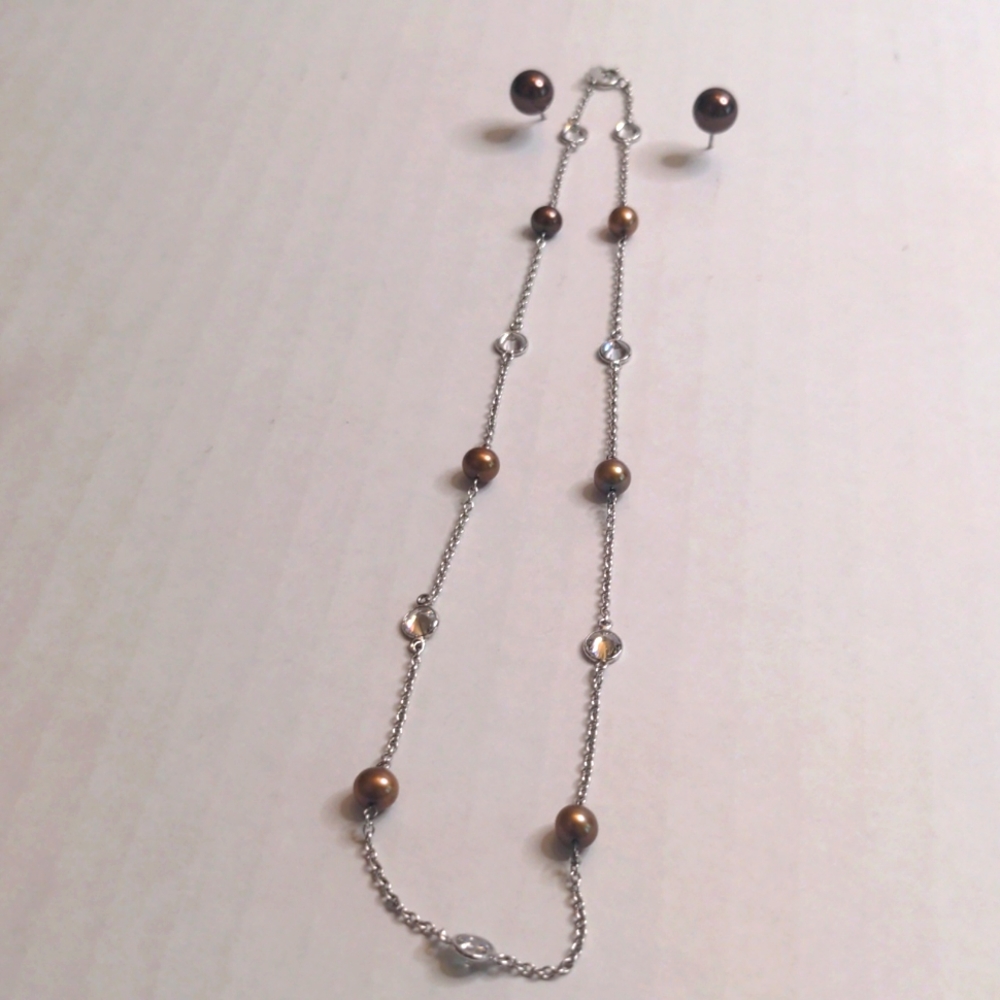 Necklace & earring set